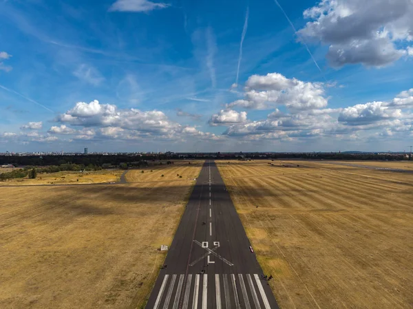 Havaalanı Pist, dron tarafından Berlin'de pist
