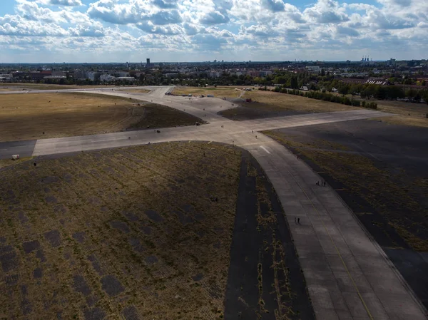 Havaalanı Pist, dron tarafından Berlin'de pist