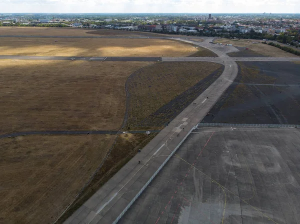 Havaalanı Pist, dron tarafından Berlin'de pist