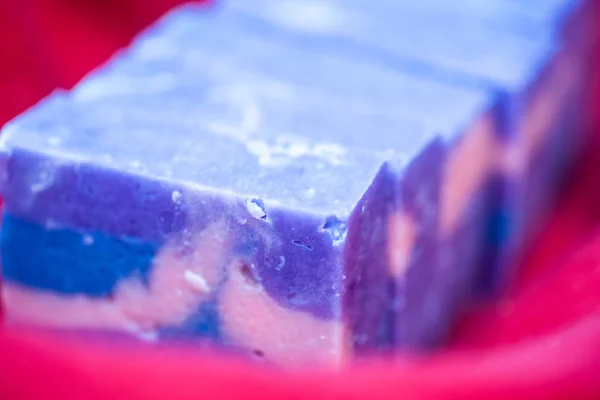 Hazırlanmış el sabunu renkli çok yakın çekim.