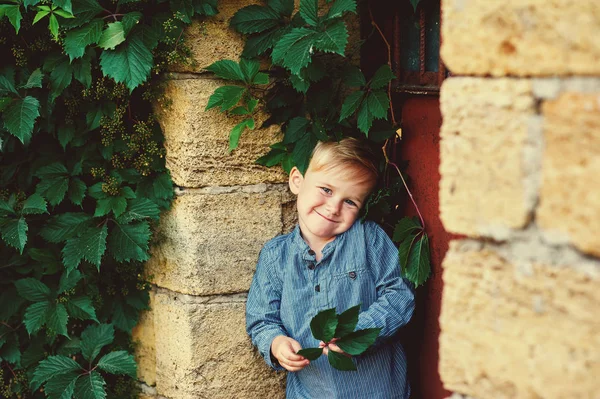 Portrait Funny Little Boy Outdoors — Stock Photo, Image