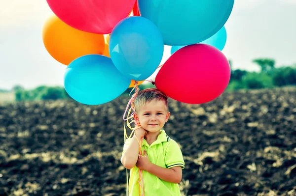 Porträt Eines Kleinen Jungen Mit Luftballons Schönes Kind Mit Luftballons — Stockfoto