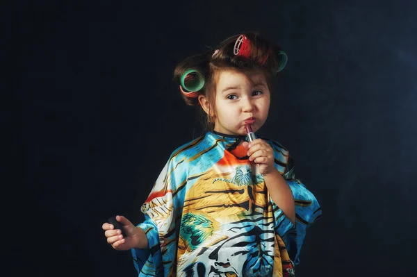 Retrato Uma Menina Moda Curlers Conceito Feminilidade — Fotografia de Stock