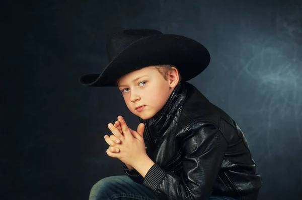 Retrato Estúdio Menino Modelo Uma Jaqueta Couro — Fotografia de Stock