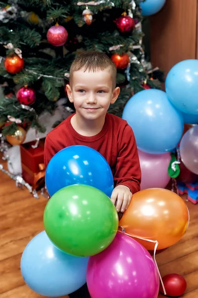 Retrato Menino Férias Árvore Natal — Fotografia de Stock