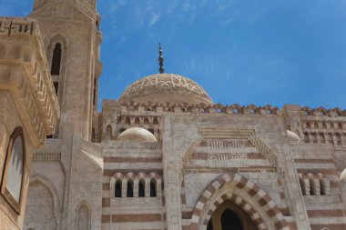 Yatay renkli fotoğraf Sharm El Sheikh, Mısır'daki El Mustafa Camii.