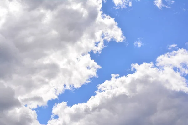 Фон Синє Небо Хмарами — стокове фото