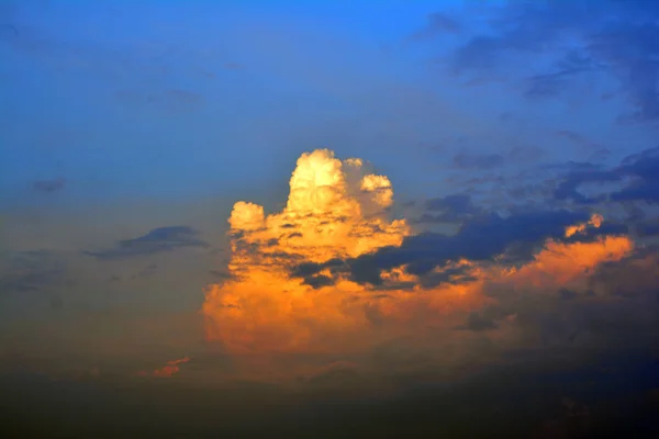 Cielo Trasero Hermosas Nubes Cielo — Foto de Stock