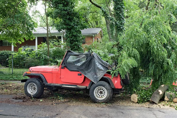 Damaged Vehicle Severe Storm — Stock Photo, Image