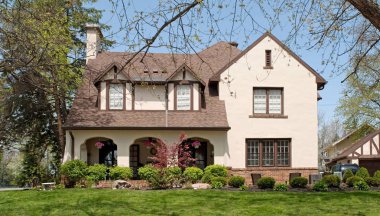 İngilizce Tudor tarzı ev