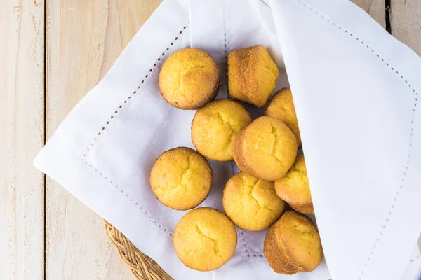 Kukuřičný Chléb Mini Muffiny Talíři — Stock fotografie