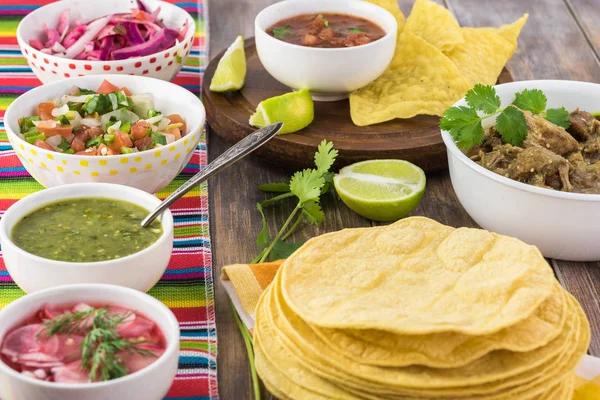 Mexican cuisine. Pork in green sauce. — Stock Photo, Image