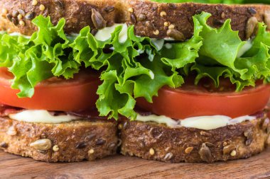 taze ev yapımı blt sandviç.