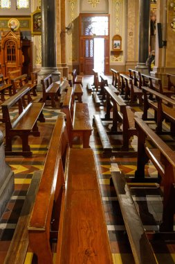 Eski Katolik kilisesinin içi bomboş.