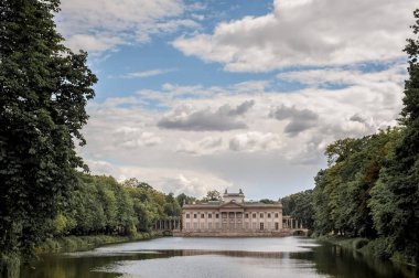 lake Park yakınındaki güzel mimari yapı
