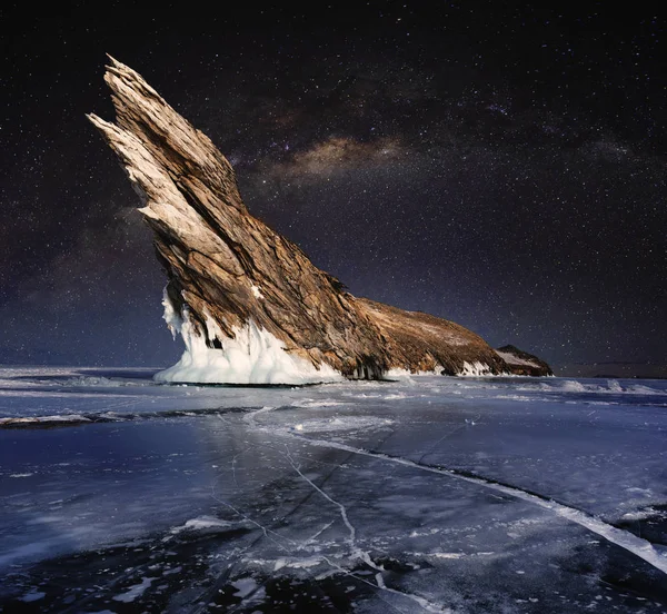 Lago Ghiacciato Baikal Inverno Con Cielo Stellato Lattea — Foto Stock