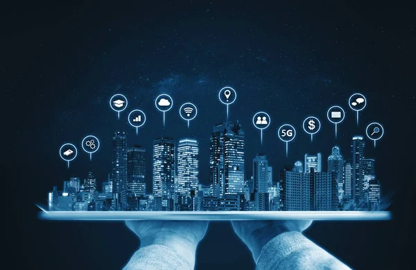 Augmented gerçeklik teknoloji, teknoloji ve Modern binalar hologram simgeler. Akıllı teknoloji akıllı şehir, internet ve ağ