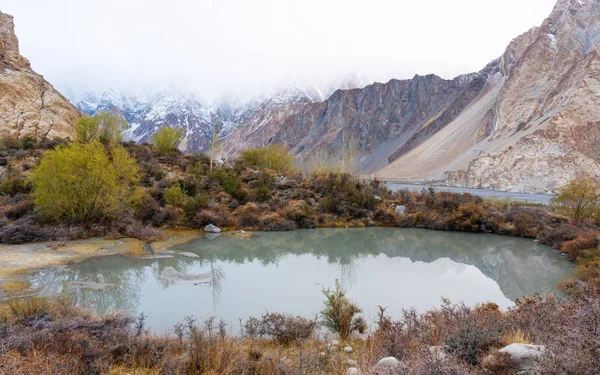 파키스탄에서 가을에 호수와 풍경이있는 — 스톡 사진