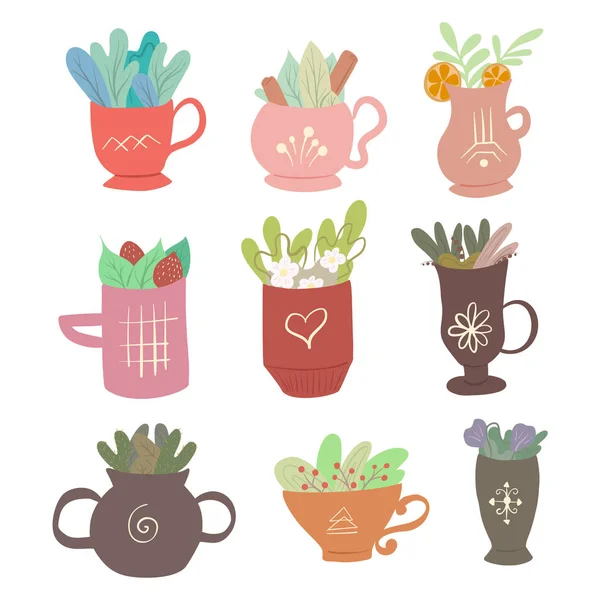 Conjunto de ilustraciones planas de tazas decorativas de té con follaje y diversos ingredientes. Tés de verano con canela, menta, limón, fresa y follaje. Kit vectorial mágico — Vector de stock