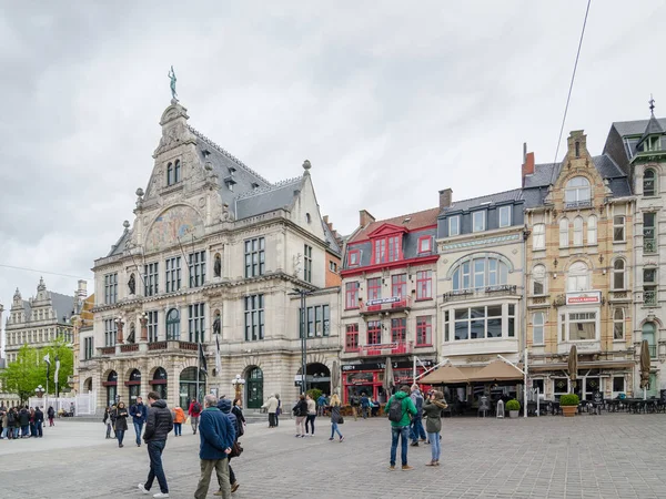 Bau der flämischen Oper oder des vlaamse Opernhauses im historischen Zentrum der belgischen Stadt Gent — Stockfoto
