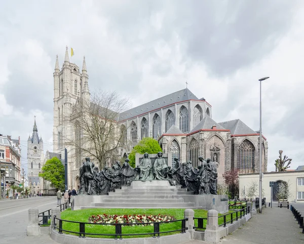 Saint Bavo Cathedral from J Van Eyck Square is a gothic cathedral in Ghent — Stock Photo, Image