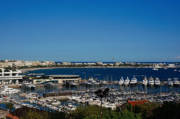 Cannes Yacht Harbor Uitzicht Met Heldere Lucht — Stockfoto