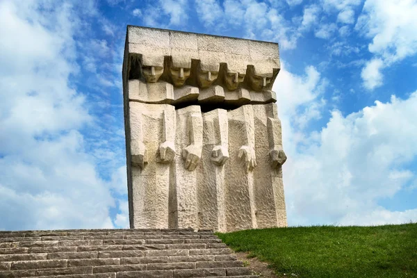 Eski Alman toplama kampı Plaszow Krakow yakınındaki faşizm Kurbanları Anıt