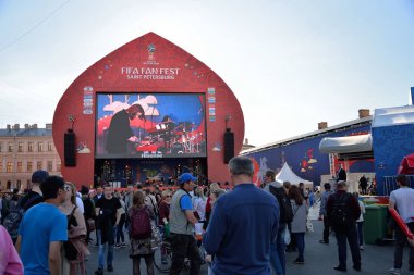 Ahır Meydanı Dünya Kupası'nda fan bölgede sahnede