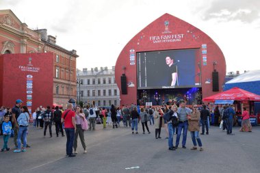 Wo ahır Square'de fan bölgede büyük ekran sahne