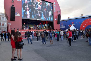 Wo ahır Square'de fan bölgede büyük ekran sahne