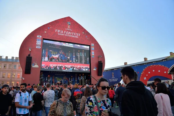 Scene in the fan zone at the stables square at the world Cup — Stock Photo, Image