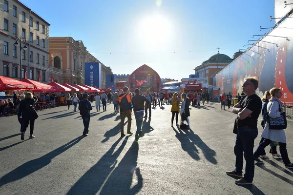 Fan zone and fans at the stables square at the world Cup — Stock Photo, Image