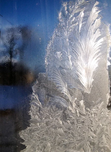 Penceredeki soğuk desen