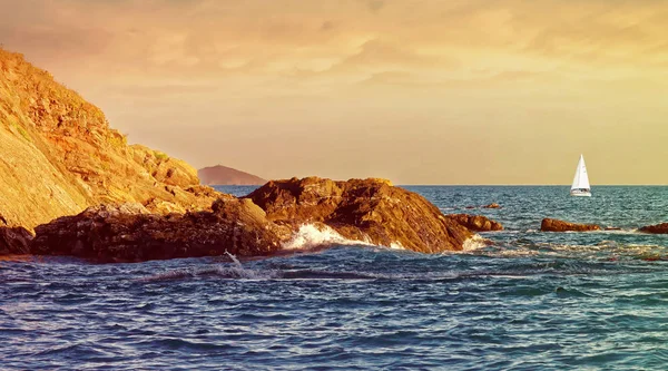 Costa e oceano . — Foto Stock