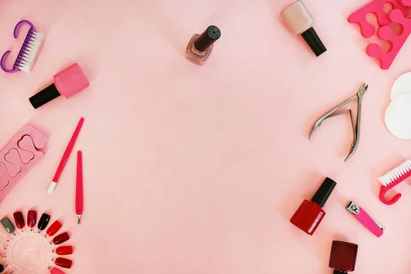 Bovenaanzicht Van Verschillende Manicure Instrumenten Roze Achtergrond — Stockfoto