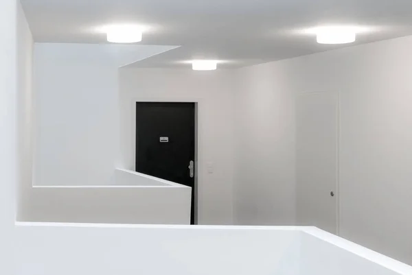 Flur Modernem Mehrfamilienhaus Eingangstür Neuer Europäischer Wohnung Weißer Flur Mit — Stockfoto