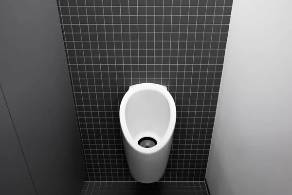 Urinal Eropa Modern Baru Untuk Laki Laki Toilet Laki Laki — Stok Foto