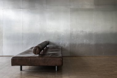 Kanepe ile rahat çalışma natürmort