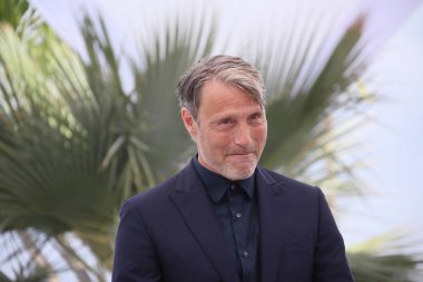 Mads Mikkelsen 71 yıllık Cannes Film Festivali sırasında Palais des Festivals üzerinde 10 Mayıs 2018 Fransa'nın Cannes 'Arctic' için photocall katılır.