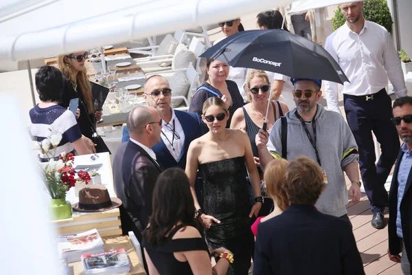 Marion Cotillard Asiste Photocall Majestiic Beach 71Th Cannes Film Festival —  Fotos de Stock