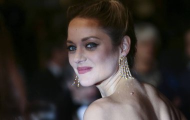 Cannes, Fransa - 12 Mayıs 2018: Marion Cotillard ile taranması 'Kızlar güneşin (Les Filles Du Soleil)' 71 yıllık Cannes Film Festivali sırasında katılır