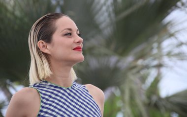 Marion Cotillard photocall 71 yıllık Cannes Film Festivali sırasında Palais des Festivals üzerinde 12 Mayıs 2018 Fransa'nın Cannes 'Angel Face için (Gueule D'Ange)' katılır. 