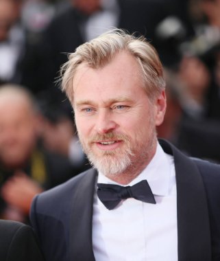 71 yıllık Cannes Film Festivali sırasında Palais des Festivals üzerinde 13 Mayıs 2018 Fransa'nın Cannes 'Lavabo ya da yüzmek (Le Grand Bain)' ile taranması Christopher Nolan katılır.