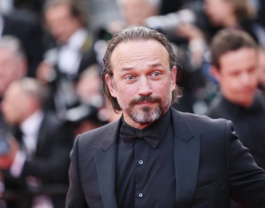 71 yıllık Cannes Film Festivali sırasında Palais des Festivals üzerinde 13 Mayıs 2018 Fransa'nın Cannes 'Lavabo ya da yüzmek (Le Grand Bain)' ile taranması Vincent Perez katılır.