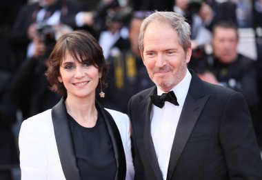 Geraldine Pailhas ve Christopher Thompson 'Lavabo ya da yüzmek (Le Grand Bain)' ile taranması 71 yıllık Cannes Film Festivali sırasında Palais des Festivals üzerinde 13 Mayıs 2018 Fransa'nın Cannes katılmak.