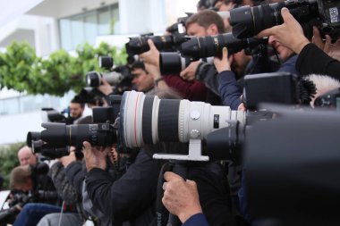 Fotoğrafçılar photocall katılmak için 'Manto' 71 yıllık Cannes Film Festivali sırasında Palais des Festivals üzerinde 14 Mayıs 2018 Cannes, Fransa. 