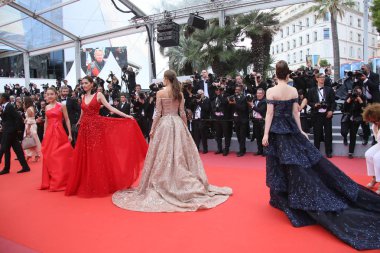  Kırmızı halı 'yabani armut ağacı (Ahlat ağacı)' tarama 71 yıllık Cannes Film Festivali sırasında Palais des Festivals üzerinde 18 Mayıs 2018 Fransa'nın Cannes önce.