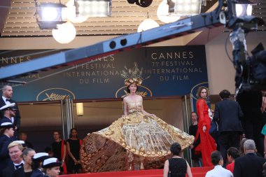 Larisa Katz 'yabani armut ağacı (Ahlat ağacı)' ile taranması sırasında 71 Cannes Film Festivali'nde Palais des Festivals üzerinde 18 Mayıs 2018 Fransa'nın Cannes katılır. 