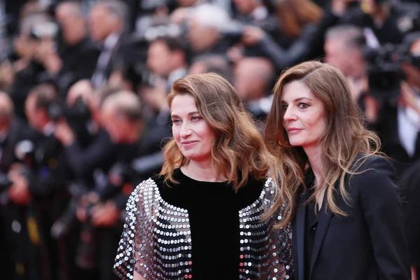 Chiara Mastroianni 和艾曼纽理查出席2018年5月14日在法国戛纳举行的电影节第七十一届戛纳电影节期间的 Blackkklansman 的筛选 — 图库照片