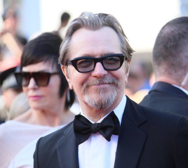 Gary Oldman 'Capharnaum' tarama 71 yıllık Cannes Film Festivali sırasında Palais des Festivals üzerinde 17 Mayıs 2018 Fransa'nın Cannes katılır.